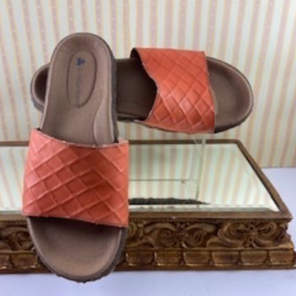 El Naturalista Orange Slides - Picture 13 of 15